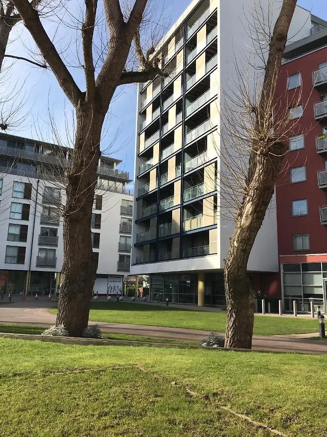 California Building Daire Londra 0*,  Birleşik Krallık